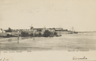 130433 Gezicht op de Lek bij Vreeswijk.N.B. De gemeente Vreeswijk is per 1 juli 1971 gevoegd bij de nieuw gevormde ...